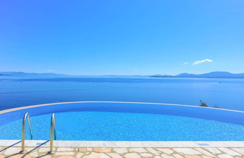 Katavolos Villa | 140 m² Villa ∙ 3 bedrooms ∙ 7 guests
