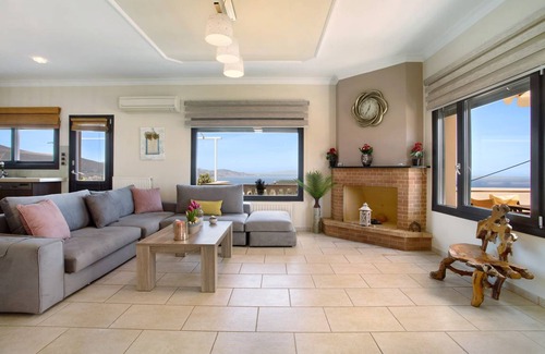 Alonia Villa | 140 m² Villa ∙ 3 bedrooms ∙ 6 guests