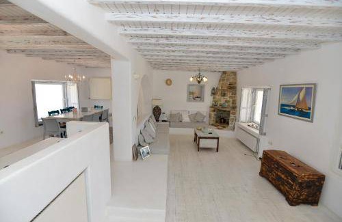 Ano Mera Villa | 140 m² Villa ∙ 4 bedrooms ∙ 7 guests
