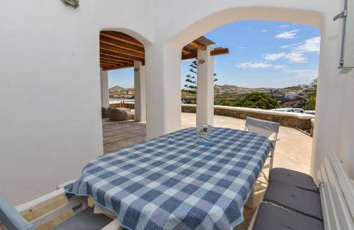 Ano Mera Villa | 140 m² Villa ∙ 4 bedrooms ∙ 7 guests