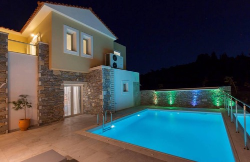 Paleokastro Villa | 140 m² Villa ∙ 4 bedrooms ∙ 8 guests