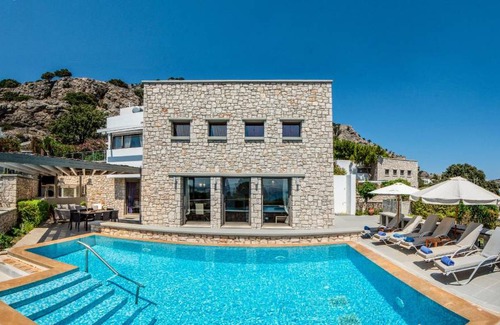 Pefkos House | 144 m² House ∙ 4 bedrooms ∙ 8 guests