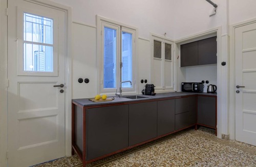 Plaka Apartment | 145 m² Apartment ∙ 3 bedrooms ∙ 8 guests