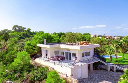 Pitharion Resort | 145 m² Resort ∙ 3 bedrooms ∙ 6 guests