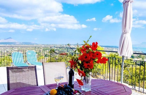 Pitharion Resort | 145 m² Resort ∙ 3 bedrooms ∙ 6 guests