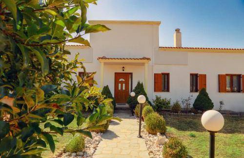 Maroneia-Sapes House | 150 m² House ∙ 3 bedrooms ∙ 7 guests