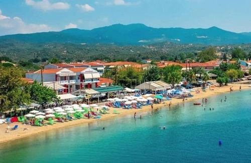 Agiokampos Resort | 150 m² Resort ∙ 4 bedrooms ∙ 8 guests