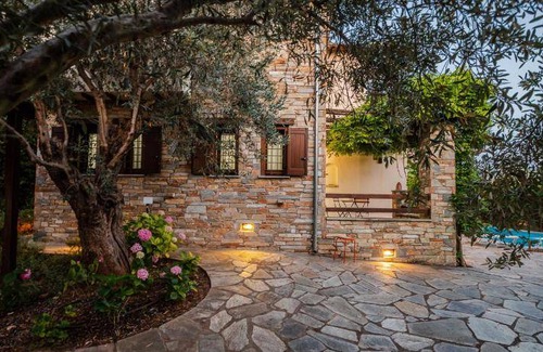 Koropi Villa | 150 m² Villa ∙ 3 bedrooms ∙ 6 guests