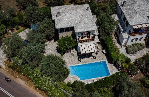 Koropi Villa | 150 m² Villa ∙ 3 bedrooms ∙ 6 guests