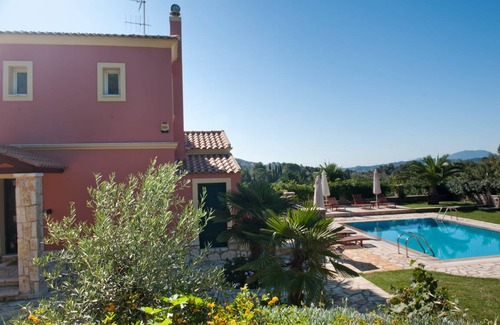 Dassia Villa | 150 m² Villa ∙ 4 bedrooms ∙ 10 guests