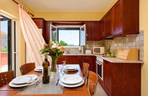 Dassia Villa | 150 m² Villa ∙ 4 bedrooms ∙ 10 guests