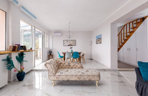 Benitses House | 160 m² House ∙ 3 bedrooms ∙ 7 guests