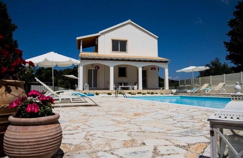 Petaleia House | 160 m² House ∙ 3 bedrooms ∙ 6 guests