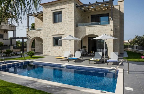 Almyrida House | 160 m² House ∙ 4 bedrooms ∙ 8 guests