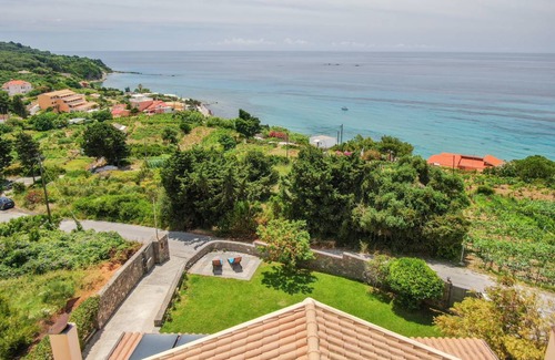 Paramonas Villa | 160 m² Villa ∙ 2 bedrooms ∙ 4 guests