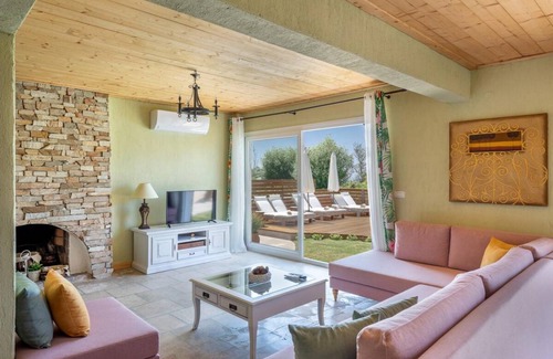 Kourkoumelata Villa | 160 m² Villa ∙ 3 bedrooms ∙ 6 guests