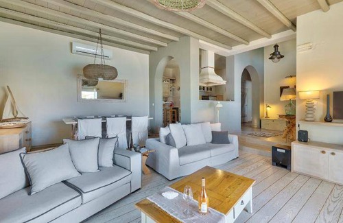 Megas Gialos Villa | 160 m² Villa ∙ 3 bedrooms ∙ 6 guests