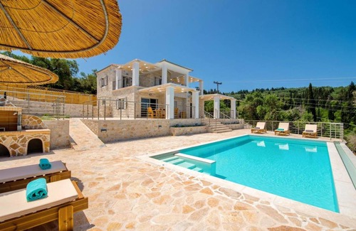 Paxos Villa | 160 m² Villa ∙ 4 bedrooms ∙ 8 guests