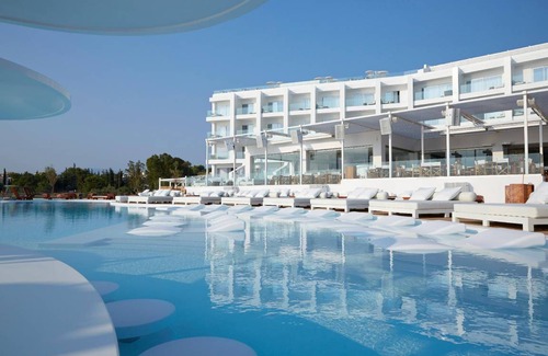 Bouzaiika Resort | 163 m² Resort ∙ 4 bedrooms ∙ 127 guests