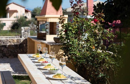 Petriti Villa | 163 m² Villa ∙ 4 bedrooms ∙ 8 guests
