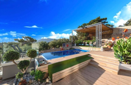 Vathi House | 165 m² House ∙ 5 bedrooms ∙ 13 guests