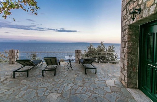 Livadi House | 170 m² House ∙ 4 bedrooms ∙ 10 guests