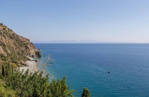 Livadi House | 170 m² House ∙ 4 bedrooms ∙ 10 guests