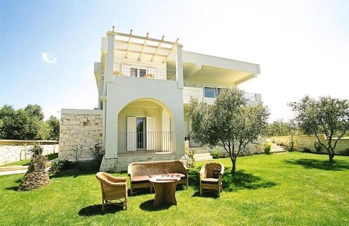 Darmarochori Villa | 170 m² Villa ∙ 3 bedrooms ∙ 6 guests