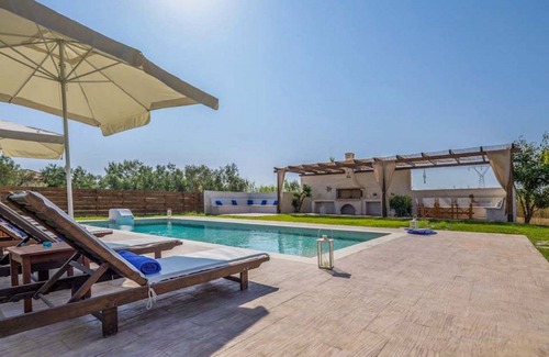 Alykes Villa | 170 m² Villa ∙ 4 bedrooms ∙ 8 guests