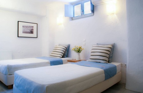 Paros House | 175 m² Finca ∙ 3 bedrooms ∙ 8 guests