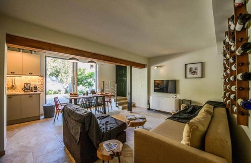 Kalamata Apartment | 180 m² Apartment ∙ 5 bedrooms ∙ 14 guests