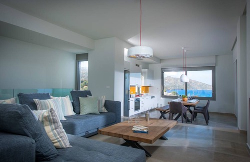 Agios Nikolaos House | 180 m² Finca ∙ 3 bedrooms ∙ 8 guests