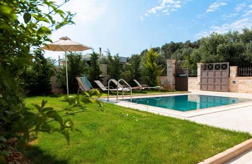 Adele House | 180 m² House ∙ 3 bedrooms ∙ 6 guests