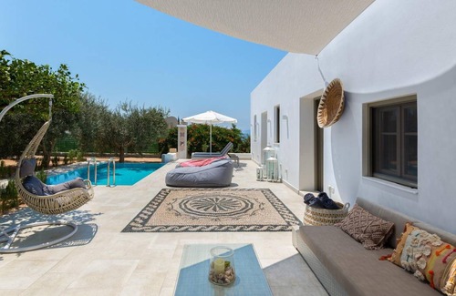 Pefkos House | 180 m² House ∙ 4 bedrooms ∙ 8 guests