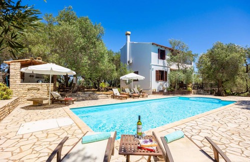 Magazia Villa | 180 m² Villa ∙ 3 bedrooms ∙ 6 guests