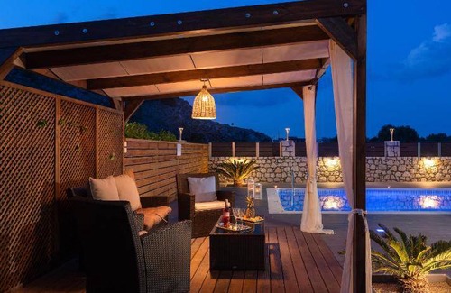 Kolymbia Villa | 180 m² Villa ∙ 4 bedrooms ∙ 9 guests