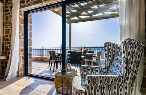 Glossa Villa | 180 m² Villa ∙ 4 bedrooms ∙ 8 guests