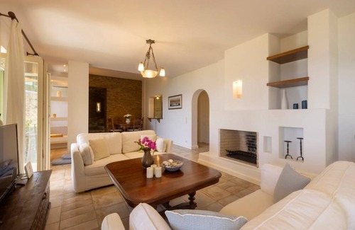 Steniai Villa | 184 m² Villa ∙ 3 bedrooms ∙ 6 guests
