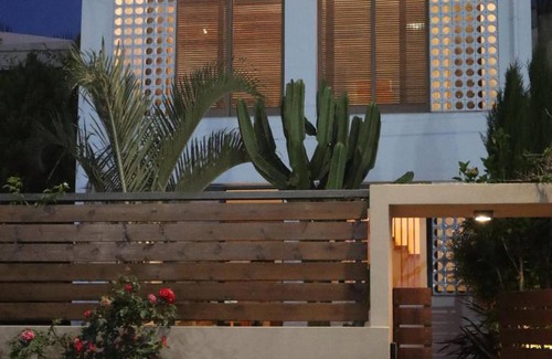 Galatas House | 185 m² House ∙ 5 bedrooms ∙ 11 guests