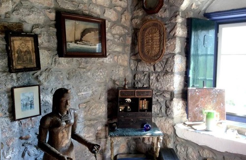 Vlikhos House | 18th century Villa by the sea with big garden