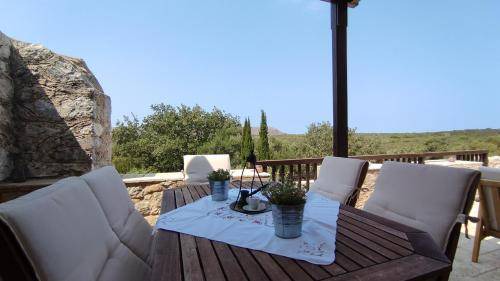 Pagkia House | 190 m² House ∙ 3 bedrooms ∙ 10 guests