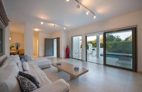 Monopari Villa | 196 m² Villa ∙ 3 bedrooms ∙ 7 guests