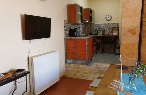 Drapanos Apartment | 2 apartments sharing garden and pool