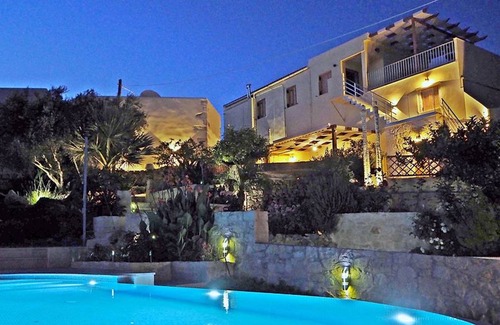 Drapanos Apartment | 2 apartments sharing garden and pool
