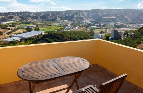Finikia House | 200 m² House ∙ 3 bedrooms ∙ 6 guests