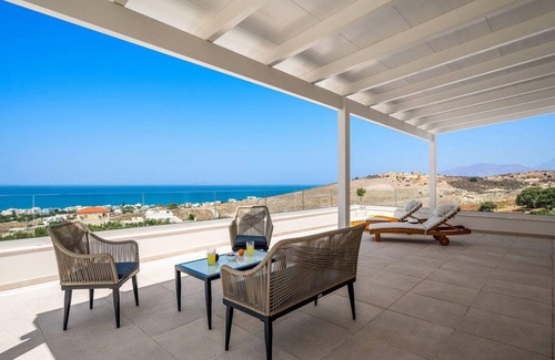 Kalamaki House | 200 m² House ∙ 2 bedrooms ∙ 5 guests