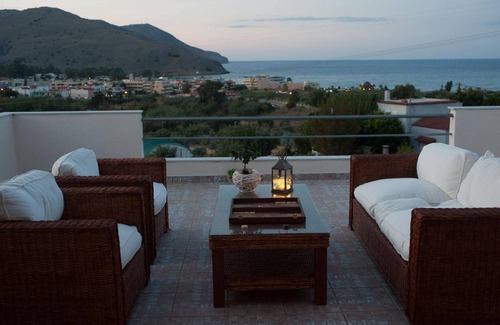 Mathes House | 200 m² House ∙ 4 bedrooms ∙ 10 guests