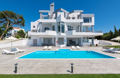 Ixia House | 200 m² House ∙ 5 bedrooms ∙ 12 guests