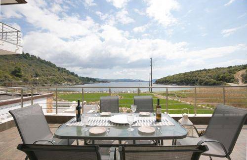 Sithonia Resort | 200 m² Resort ∙ 3 bedrooms ∙ 6 guests