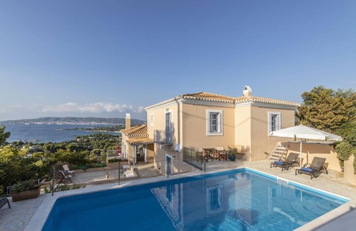 Agios Emilianos Villa | 200 m² Villa ∙ 4 bedrooms ∙ 10 guests